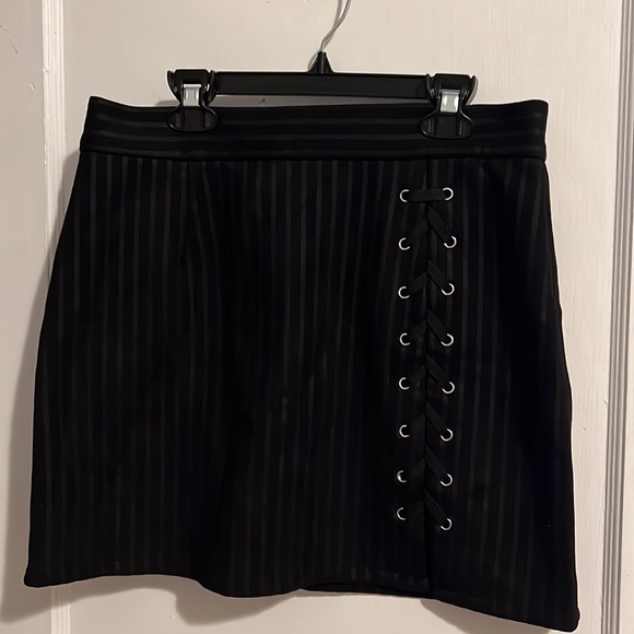 Windsor black and light / grey/ light black stripe skirt - Picture 2 of 12